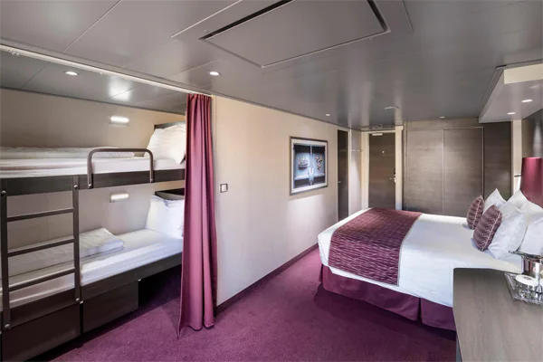 Сьют со встроенной двухуровневой кроватью для 3-4 туриста