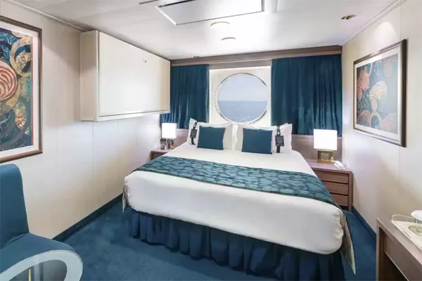 3-местная каюта с окном с откидным спальным местом (в закрытом состоянии)